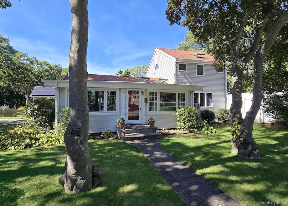 3 Broadway, Ronkonkoma, NY 11779 - photo 1