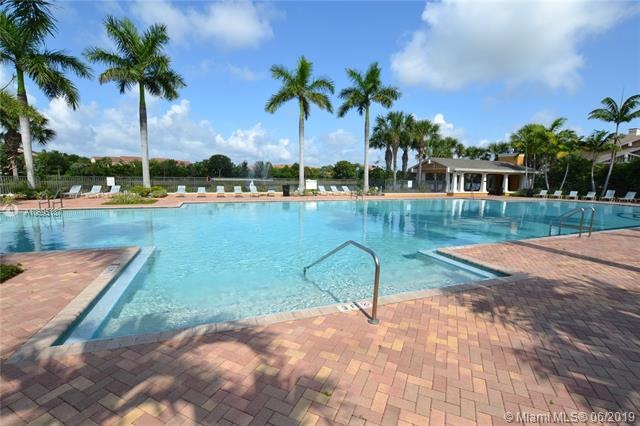 820 Millbrae Ct unit 2, West Palm Beach, FL 33401 - photo 1