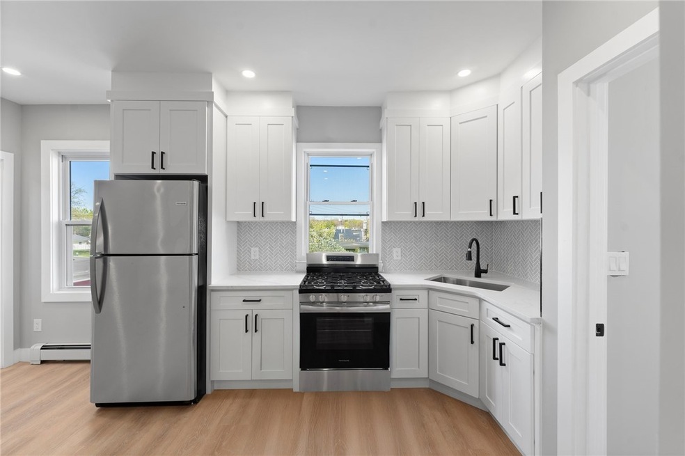 735 Broadway unit 3R, Pawtucket, RI 02861 - photo 1