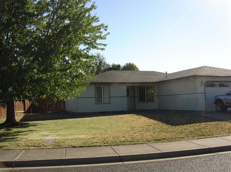 1187 Glengrove Ave, Central Point, OR 97502 - photo 1