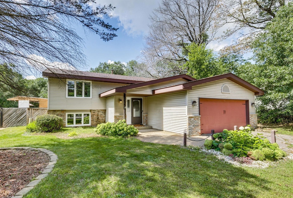 Welcome to 17016 Chisholm Street