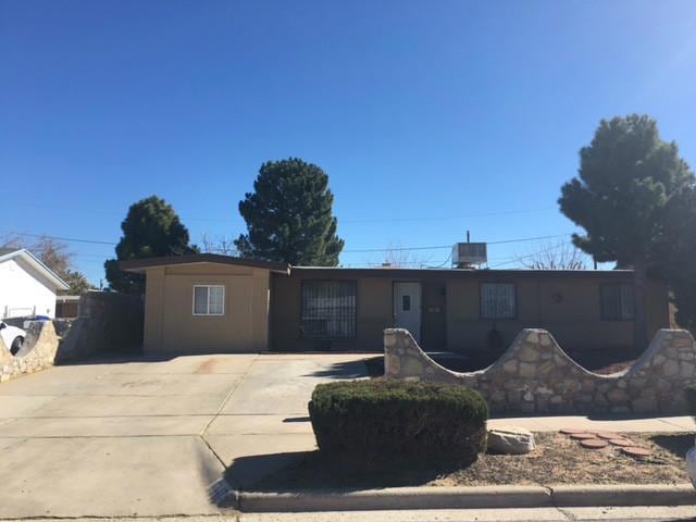 10257 Renfrew Dr, El Paso, TX 79925 - photo 1