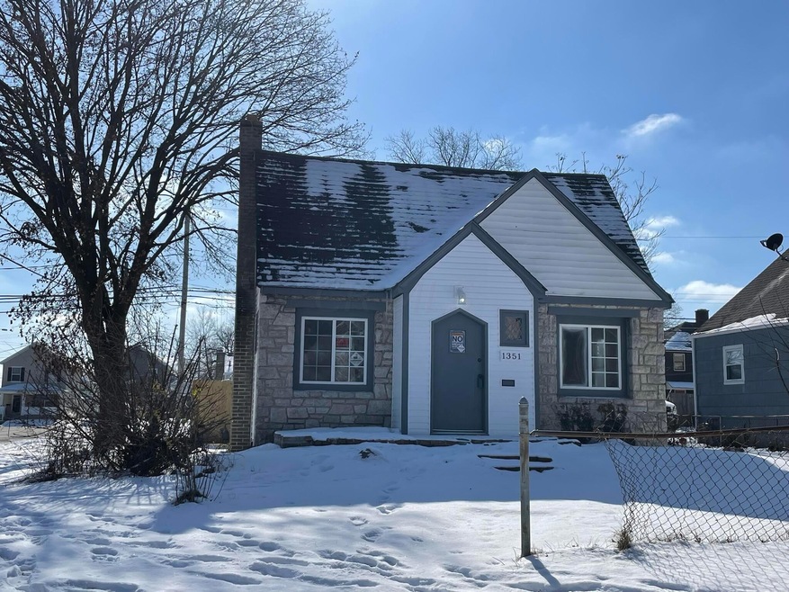 1351 Duxberry