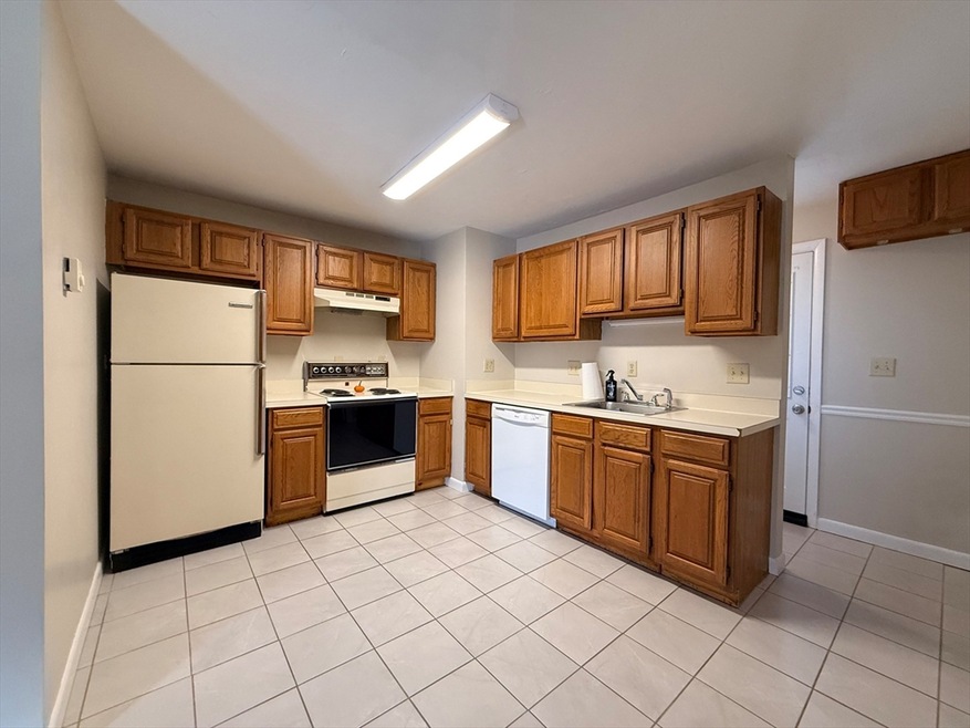 19 Maple Ave unit 3, Shrewsbury, MA 01545 - photo 1