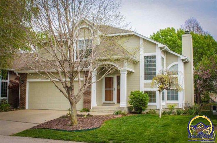 3504 SW Willow Brook Ln, Topeka, KS 66614 - photo 1