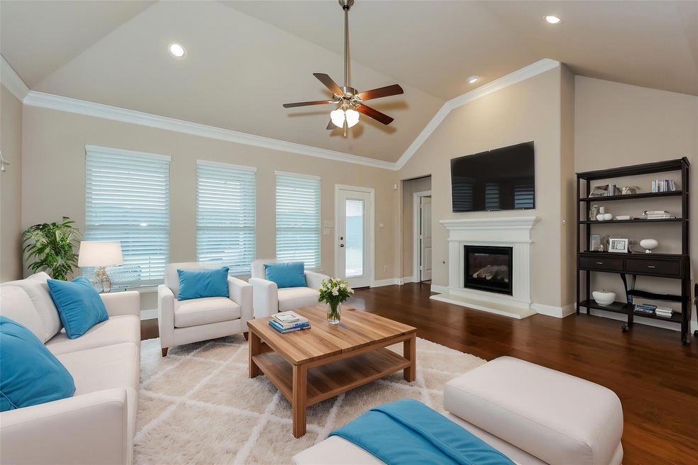 2201 Petunia Ln, Rowlett, TX 75089 - photo 1