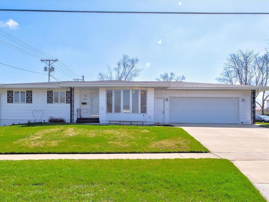 845 S 15th St, Marion, IA 52302 - photo 1