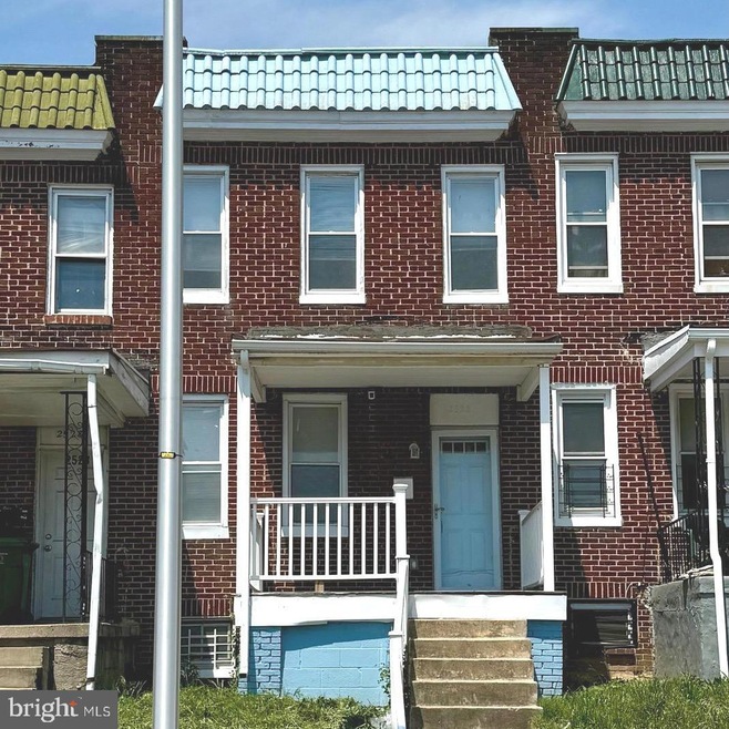 2526 W Franklin St, Baltimore, MD 21223 - photo 1