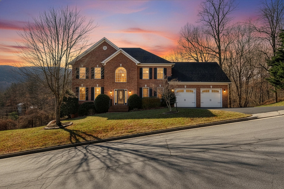 7524 Autumn Park Dr, Roanoke, VA 24018 - photo 1