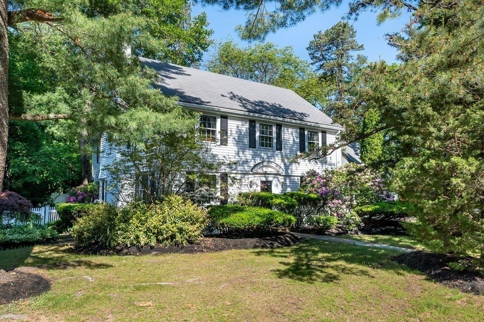 10 Berkeley Rd, Wellesley, MA 02482 - photo 1