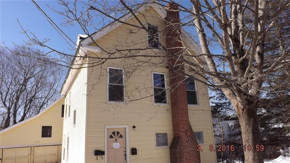 81 Elm St, Mechanic Falls, ME 04256 - photo 1