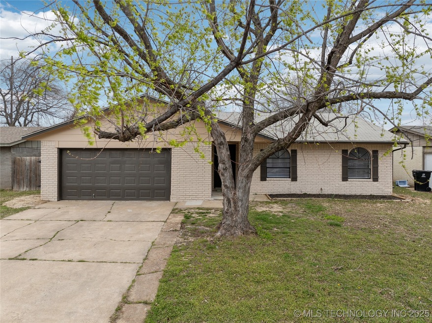 11431 E 61st Place, Broken Arrow, OK 74012 - photo 1