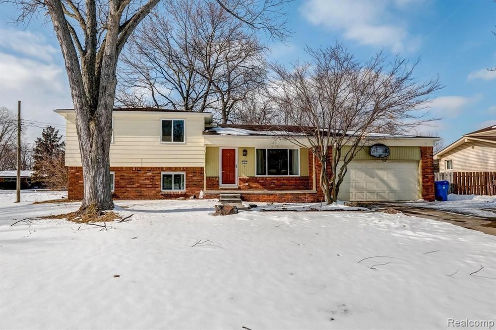 42 Baycrest St, Waterford, MI 48327 - photo 1