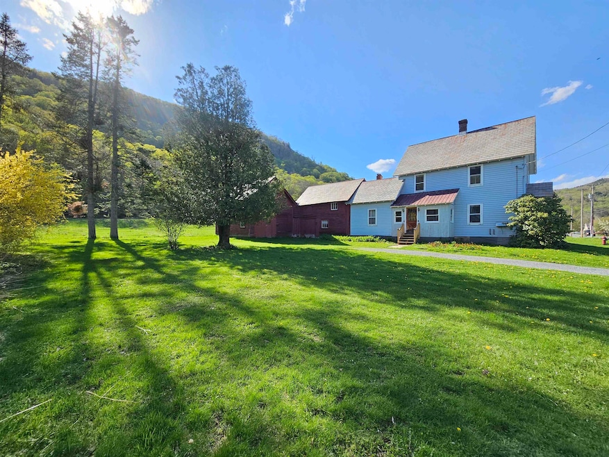 476 Tunnel St, Readsboro, VT 05350 - photo 1