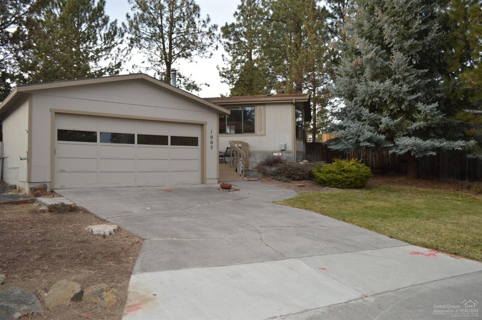 1005 SE Laurelwood Place, Bend, OR 97702 - photo 1