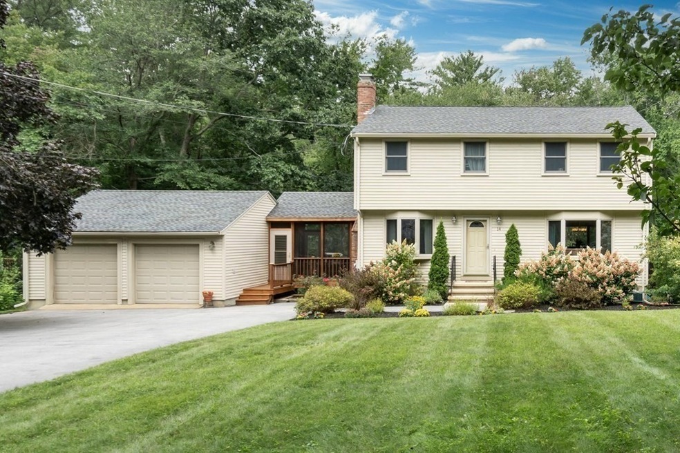 14 Brook St, Rowley, MA 01969 - photo 1