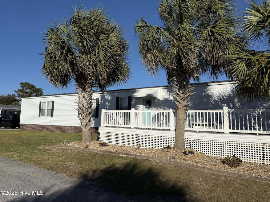 332 Snow Goose Ln, Newport, NC 28570 - photo 1