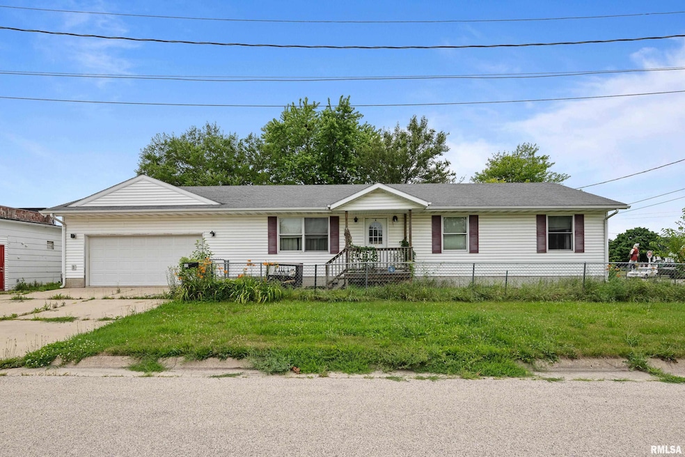 10 NE 1st Ave, Galva, IL 61434 - photo 1