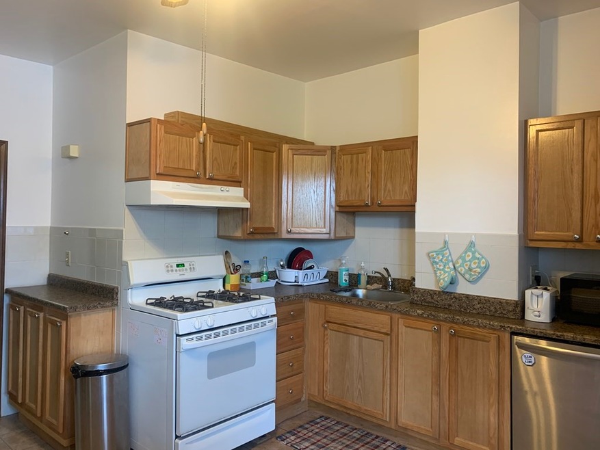 116 Berkshire St unit 3, Cambridge, MA 02141 - photo 1