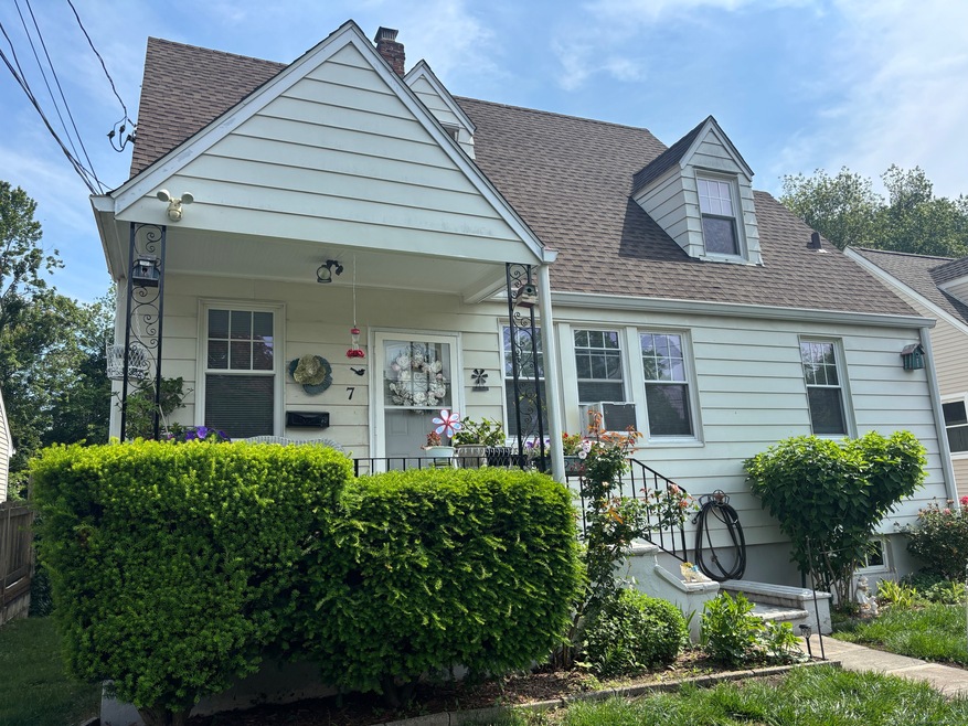 7 Margaret St unit 2, Norwalk, CT 06851 - photo 1