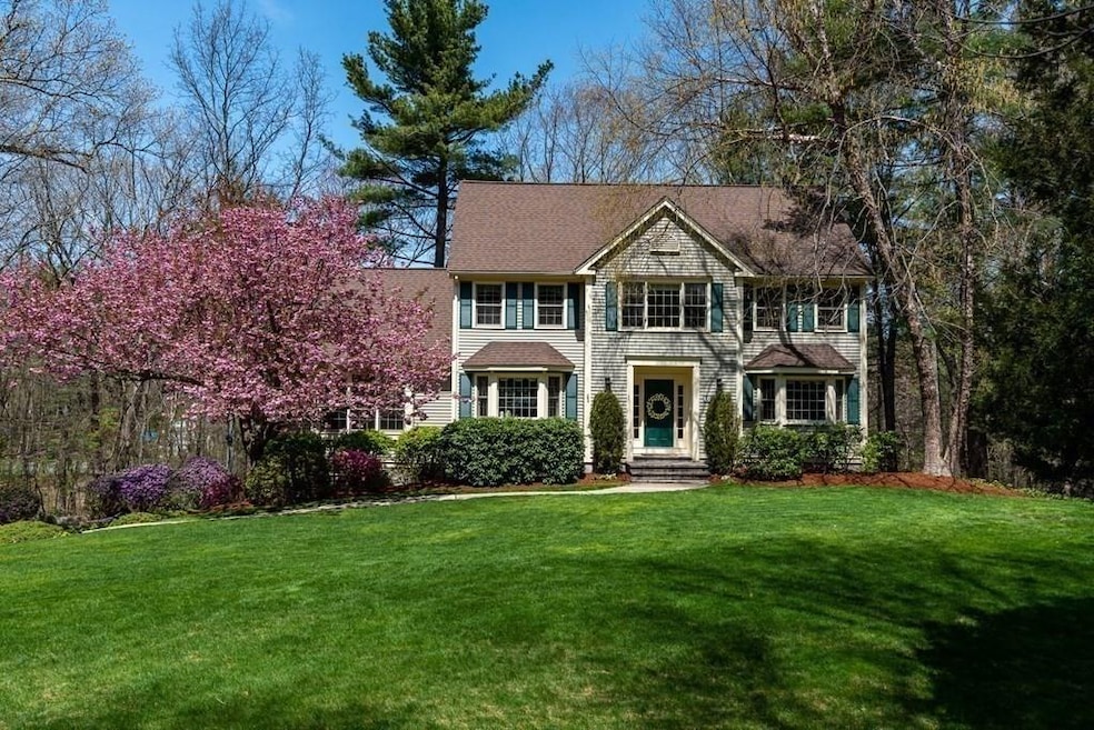 10 Heather Ln, Southborough, MA 01772 - photo 1