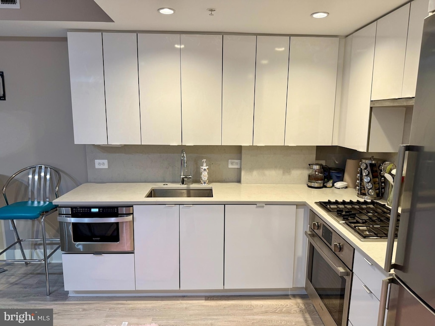 Logan 13 unit T05, Washington, DC 20005 - photo 1