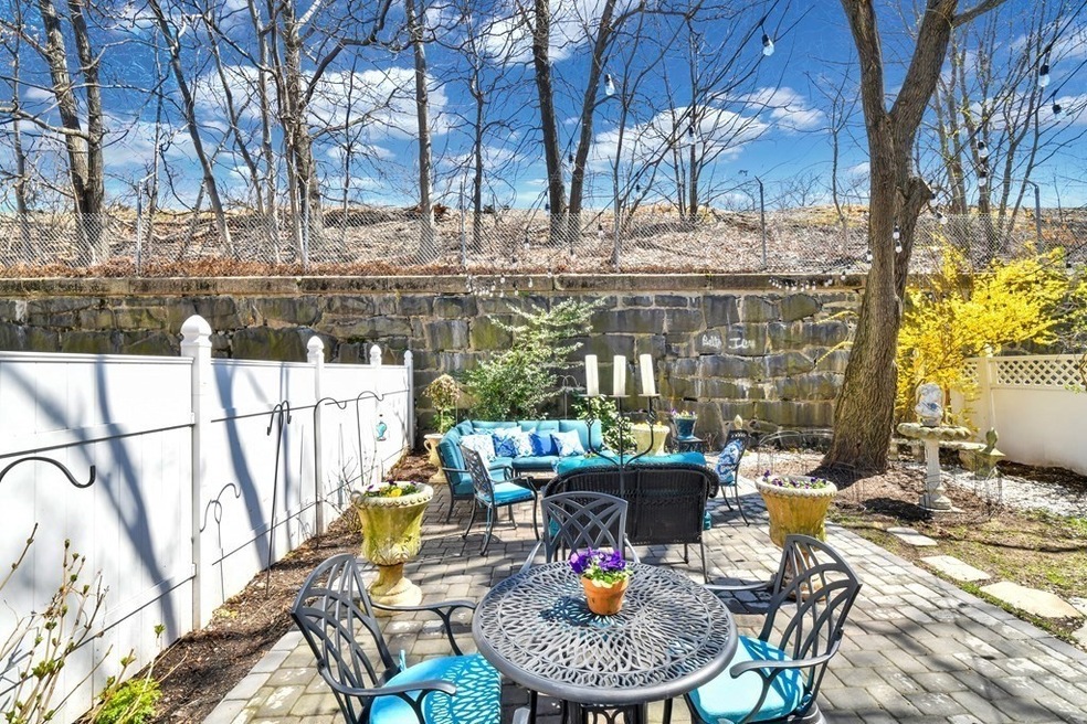 32 / 34 Robey St unit 34, Boston, MA 02119 - photo 1