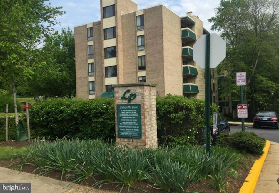 Lafayette Park unit 510, Falls Church, VA 22041 - photo 1