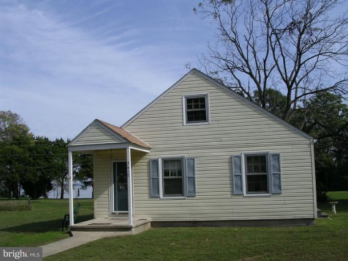 3417 Stratford St, Colonial Beach, VA 22443 - photo 1