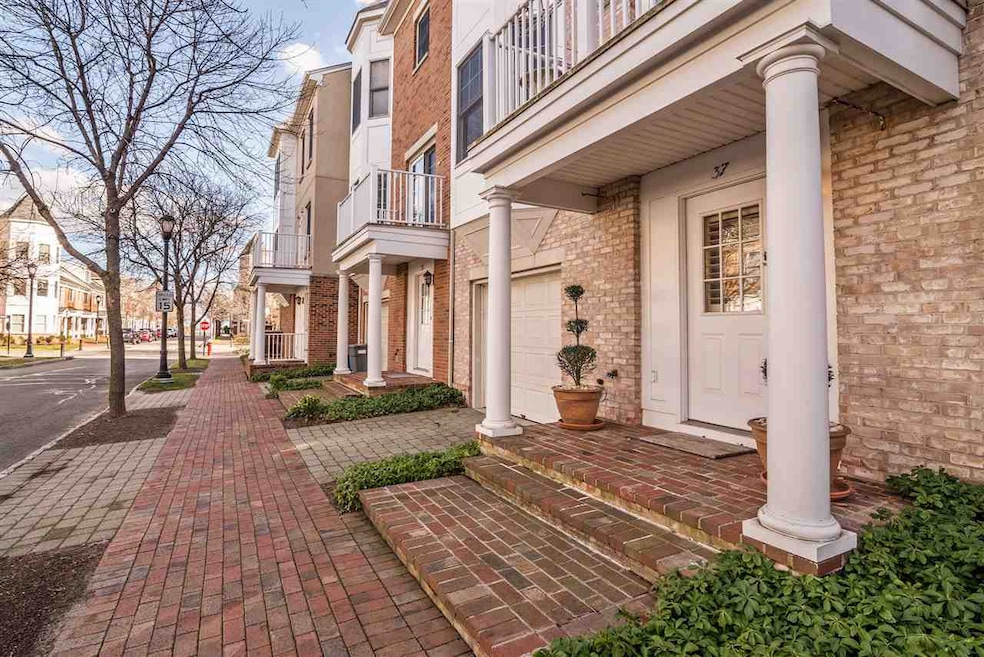 37 Independence Way unit C1037, Jersey City, NJ 07305 - photo 1