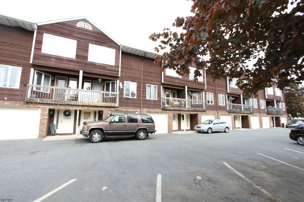 8 Leary Ave unit B, Bloomingdale, NJ 07403 - photo 1