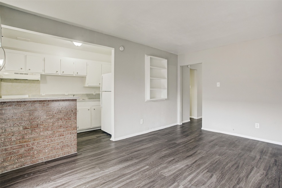 2322 Dunlavy St unit 10, Houston, TX 77006 - photo 1