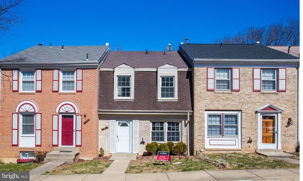 1952 Mayflower Dr, Woodbridge, VA 22192 - photo 1