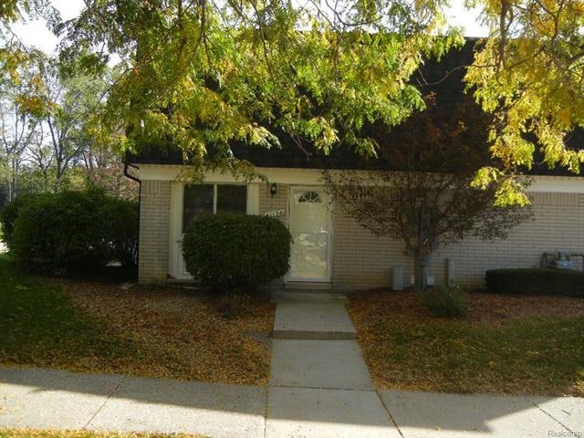 Private Shaded Entrance