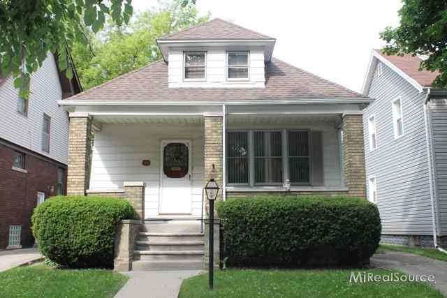 1214 Lakepointe St, Grosse Pointe Park, MI 48230 - photo 1