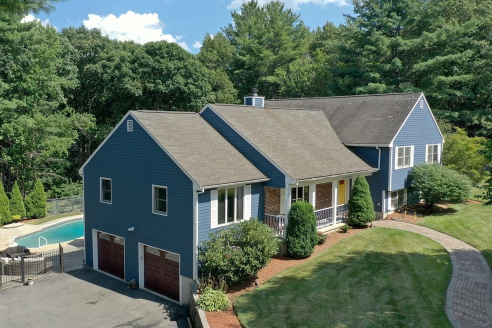 4 Derosier Dr, Middleton, MA 01949 - photo 1