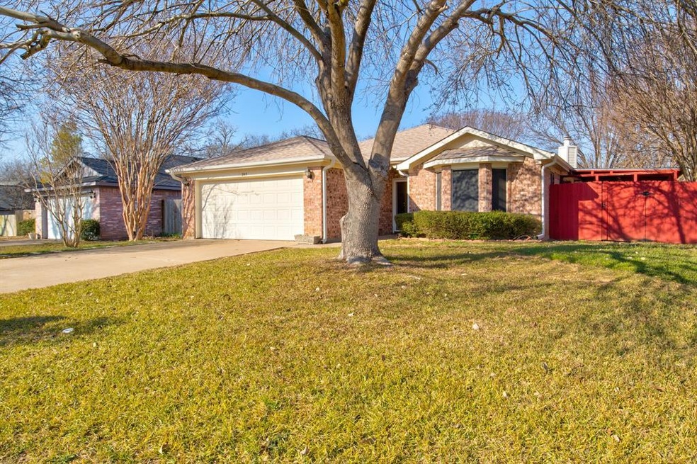 205 King Arthur Dr, Weatherford, TX 76086 - photo 1