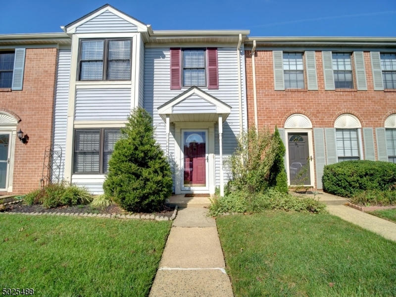 90 Pear Tree Ln, Franklin Park, NJ 08823 - photo 1