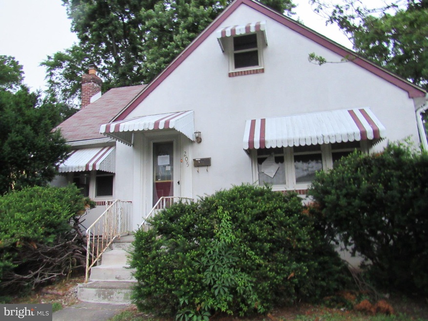 205 Pershing Ave, Darby, PA 19023 - photo 1