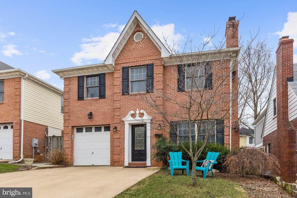 4510 Chestnut St, Bethesda, MD 20814 - photo 1