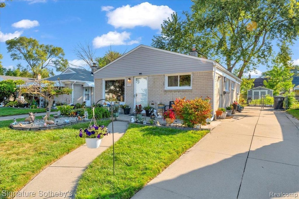 26264 Lehner St, Roseville, MI 48066 - photo 1