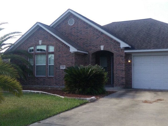 2309 Hedgerose Ln, Bay City, TX 77414 - photo 1