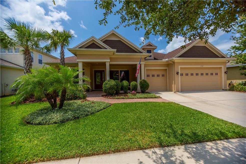 15925 Persimmon Grove Dr, Lithia, FL 33547 - photo 1