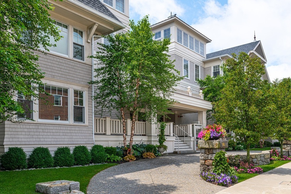 245 Humphrey St unit 104, Swampscott, MA 01907 - photo 1