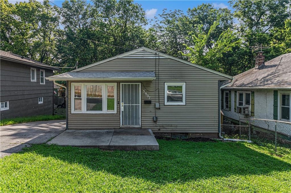 5907 Jackson Ave, Kansas City, MO 64130 - photo 1