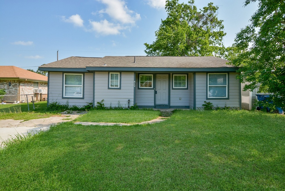 1007 Avenue E, Rosenberg, TX 77471 - photo 1
