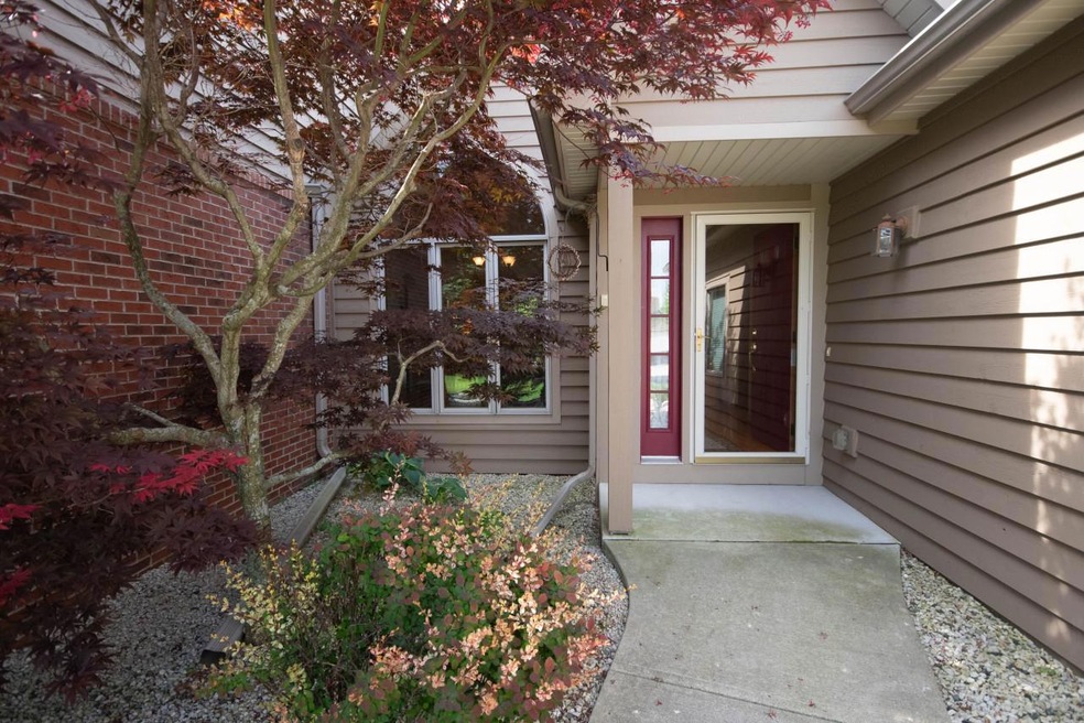 Lovely Private front entry