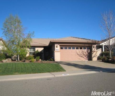 This home has excellent curb appeal!