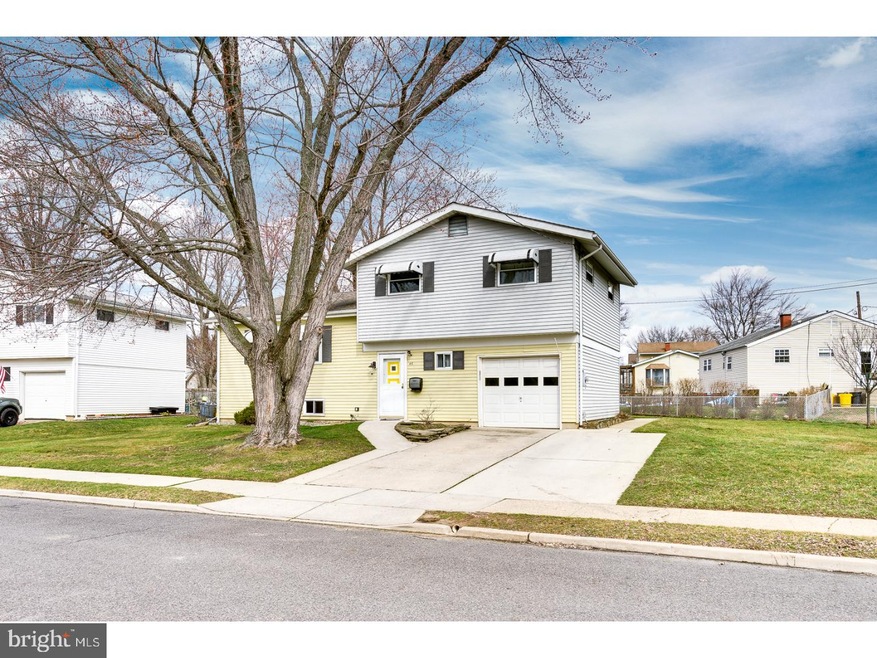 46 Rolling Ln, Trenton, NJ 08690 - photo 1