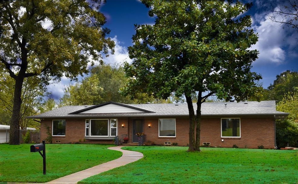 1530 W Acheson St, Denison, TX 75020 - photo 1